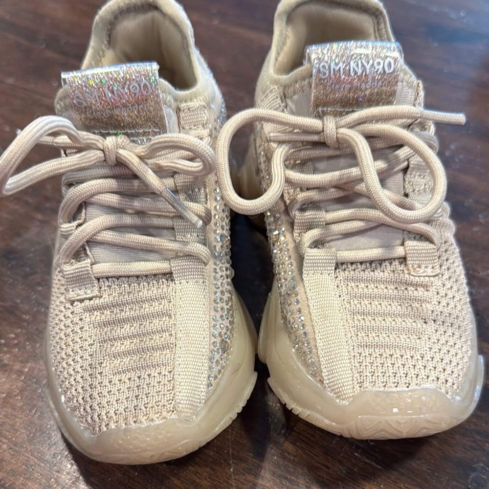 Baby Steve Madden Tan Knit Sneakers with Sock-Like Fit - Picture 6 of 7